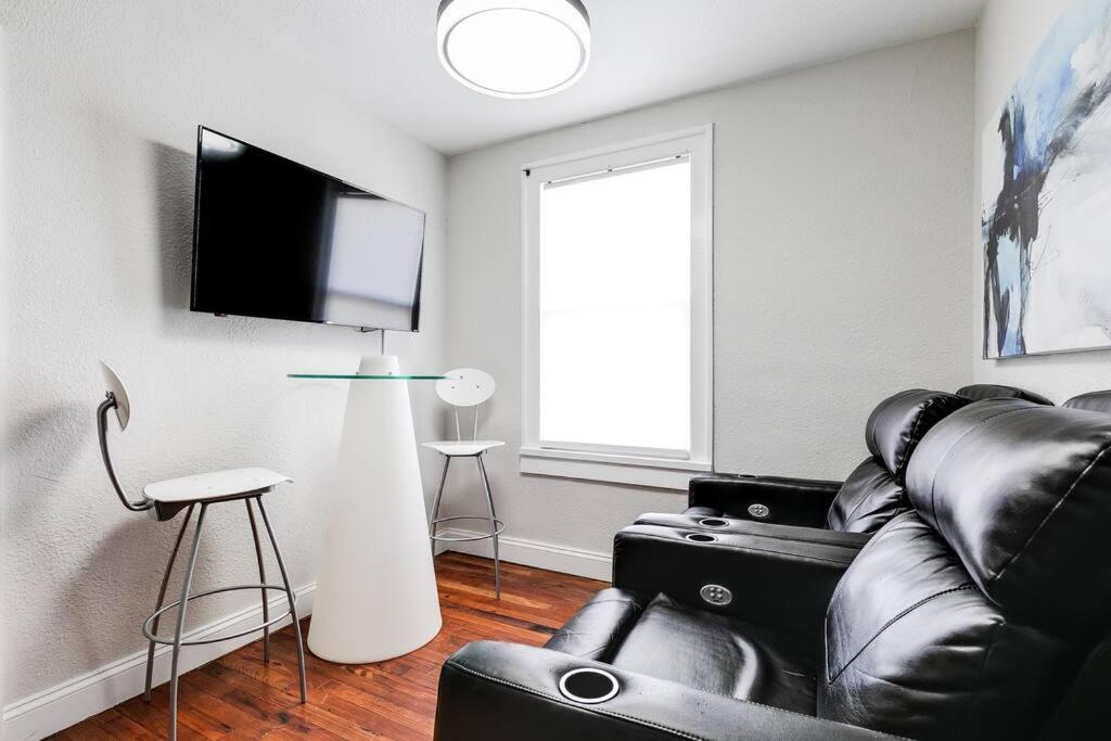 Charming, Happy 1-Bed Oasis: Rva Retreat Awaits! Apartment ริชมอนด์ ภายนอก รูปภาพ