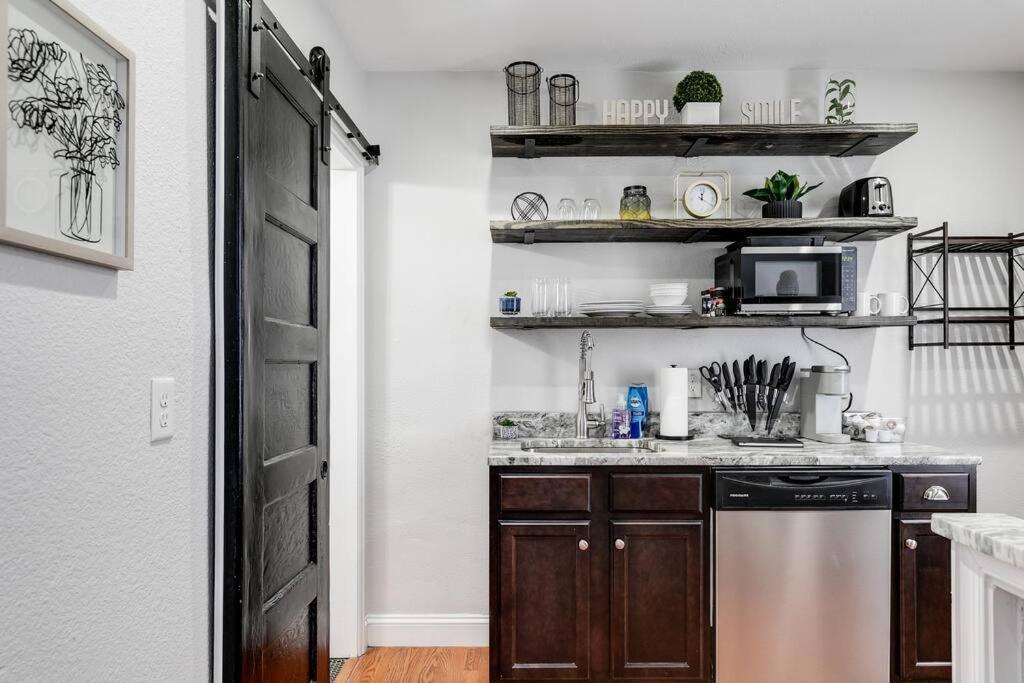 Charming, Happy 1-Bed Oasis: Rva Retreat Awaits! Apartment ริชมอนด์ ภายนอก รูปภาพ