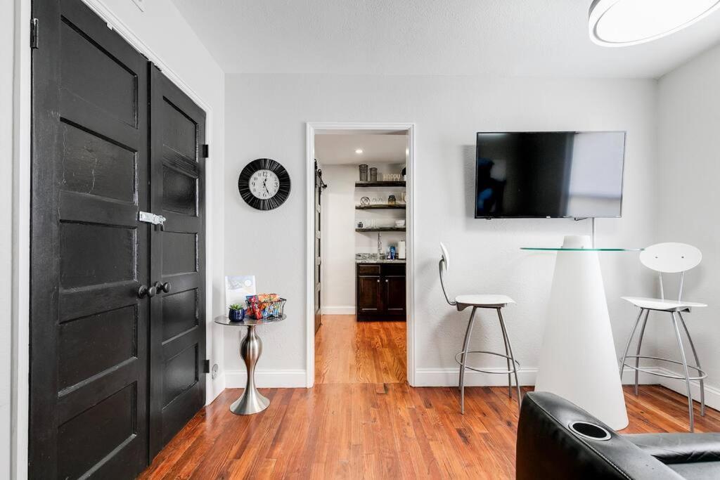 Charming, Happy 1-Bed Oasis: Rva Retreat Awaits! Apartment ริชมอนด์ ภายนอก รูปภาพ