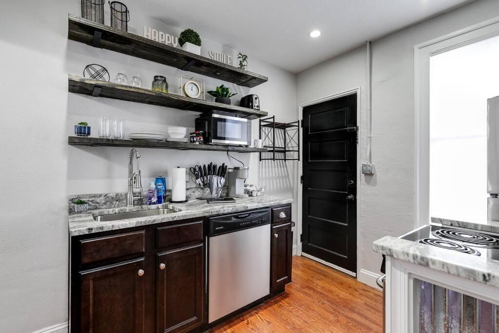 Charming, Happy 1-Bed Oasis: Rva Retreat Awaits! Apartment ริชมอนด์ ภายนอก รูปภาพ